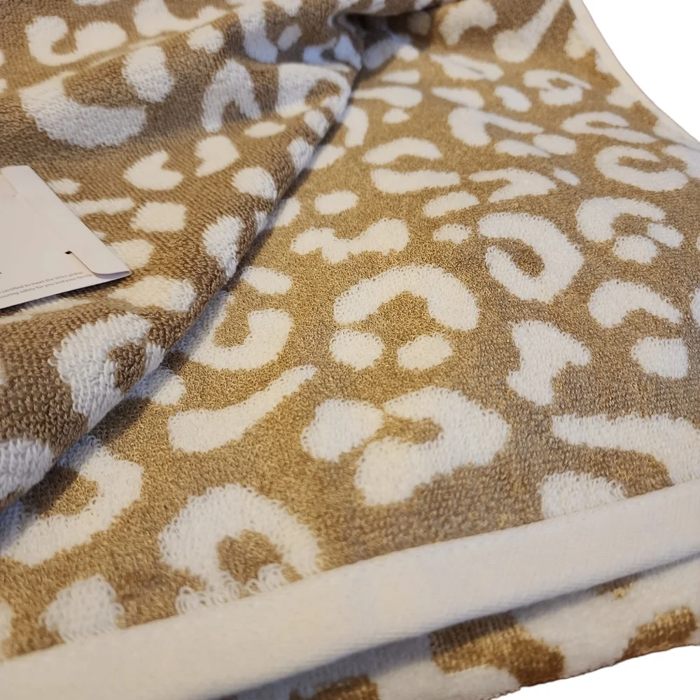 CARO Leopard Print 2 Bath Towels Gold Beige Viscose Cotton Super Soft